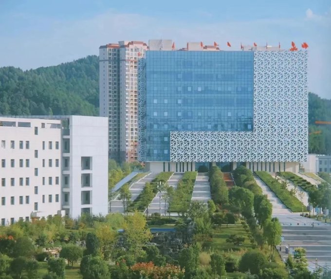 Hiển thị chi tiết cho Đại học Y Tôn Nghĩa Hình ảnh cho trường Đại học Y Tôn Nghĩa